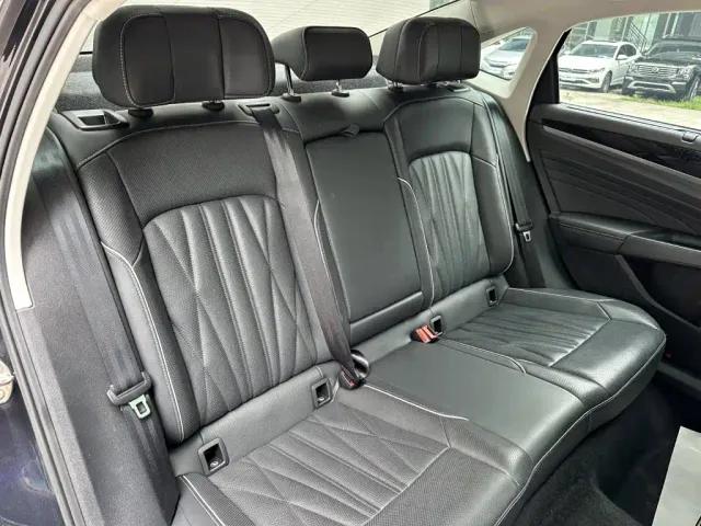 Volkswagen Passat — Фото автомобиля 8