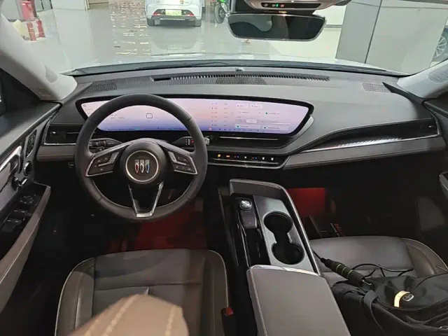 Buick E5 — Фото автомобиля 9