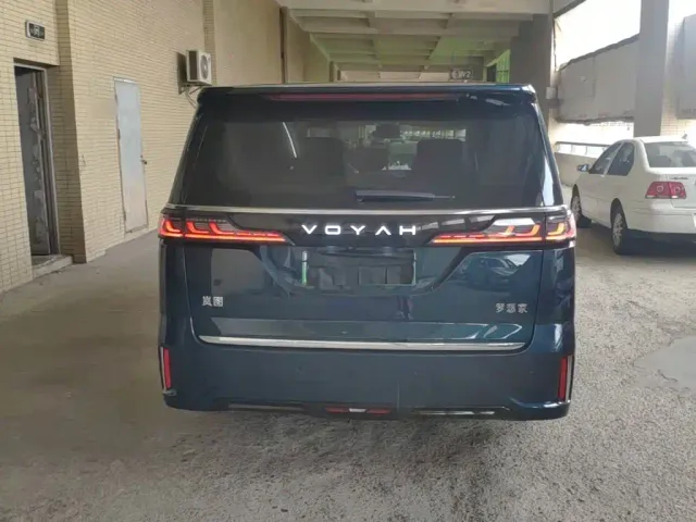 Voyah Auto Voyah Dreamer 2025 PHEV AWD Excellent Kunpeng Edition — Фото автомобиля 5