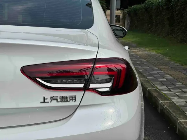 Buick Regal — Фото автомобиля 9