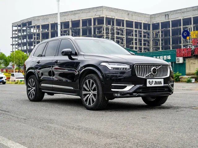 Volvo XC90 — Фото автомобиля 7