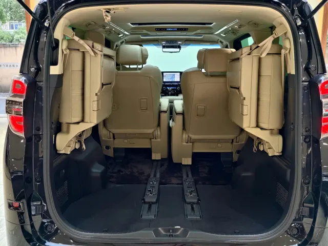 Toyota Vellfire — Фото автомобиля 19