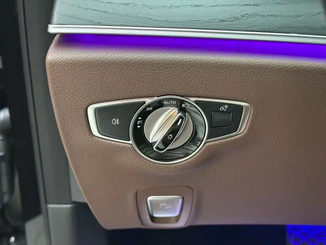 Mercedes-Benz E-Class — Фото автомобиля 13