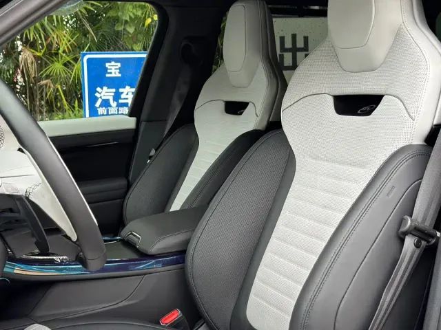 Land Rover Range Rover Sport — Фото автомобиля 6