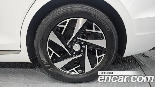 Hyundai Grandeur Grandeur (New) Hybrid — Фото автомобиля 6
