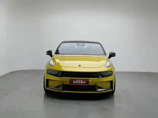 Lynk & Co 03 — Фото автомобиля 3