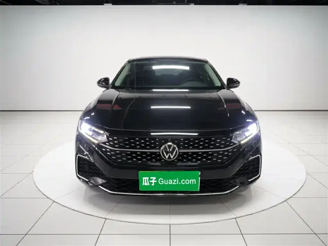 Volkswagen Passat — Фото автомобиля 2