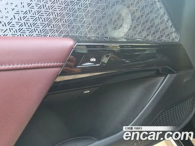 BMW 7 Series G70 — Фото автомобиля 13