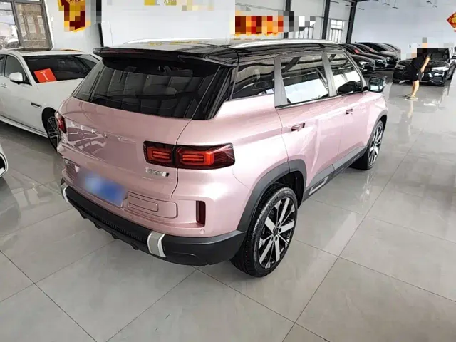 Geely ICON — Фото автомобиля 6