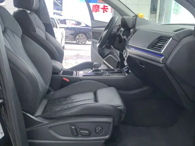 Audi Q5L — Фото автомобиля 12