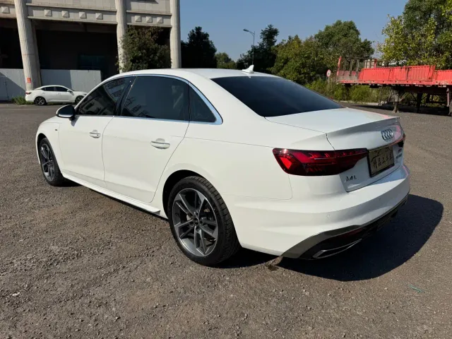 Audi A4L — Фото автомобиля 9