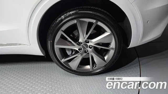Genesis GV70 — Фото автомобиля 6
