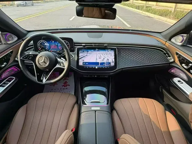 Mercedes-Benz E-Class — Фото автомобиля 4