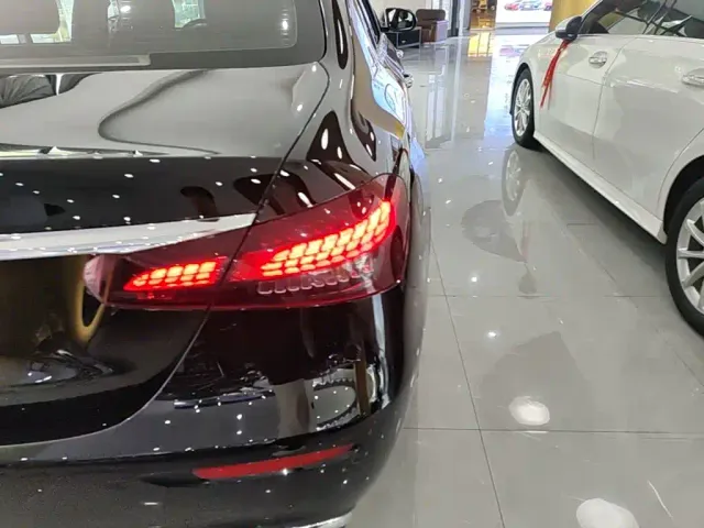 Mercedes-Benz E-Class — Фото автомобиля 7