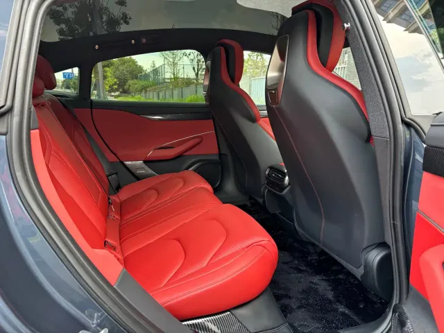 Xiaomi SU7 — Фото автомобиля 8