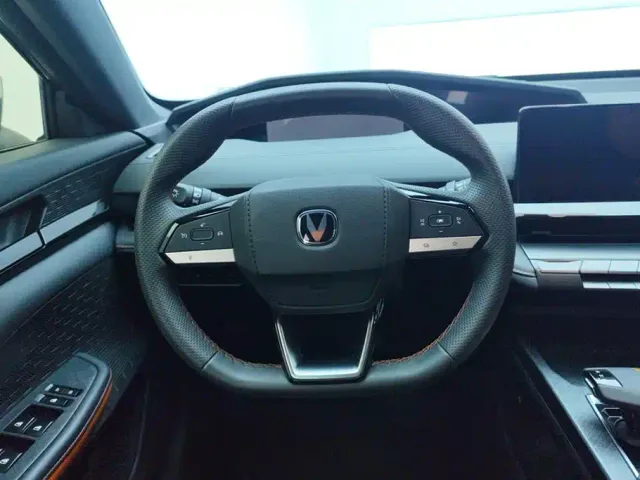 Changan UNI-V — Фото автомобиля 15