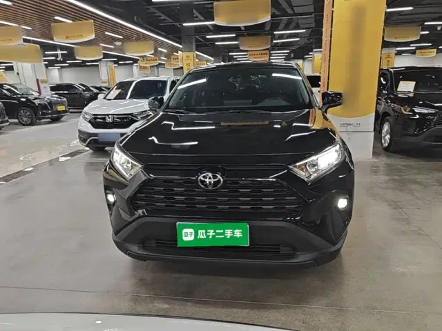 Toyota RAV4 — Фото автомобиля 2