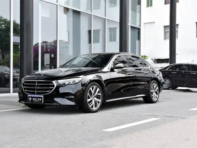 Фотография автомобиля — Mercedes-Benz E-Class