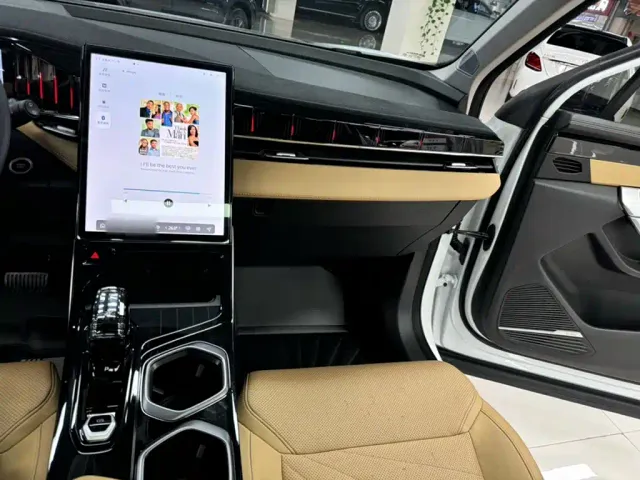 Geely Boyue L — Фото автомобиля 15