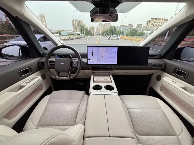 Li Auto MEGA — Фото автомобиля 9