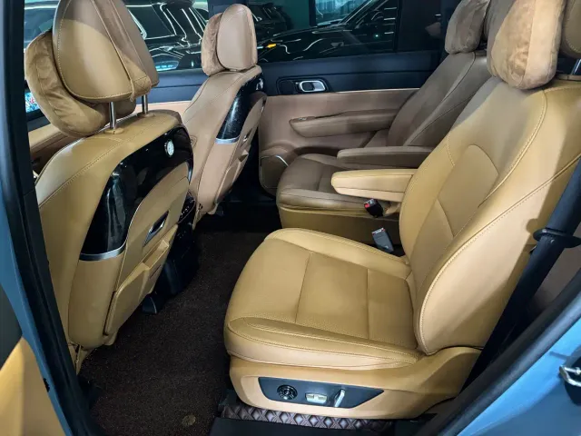 Li Auto ONE — Фото автомобиля 9