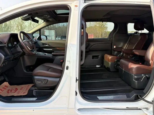 Toyota Granvia — Фото автомобиля 10