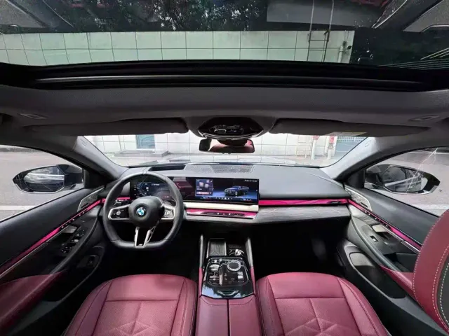 BMW 5 Series — Фото автомобиля 5