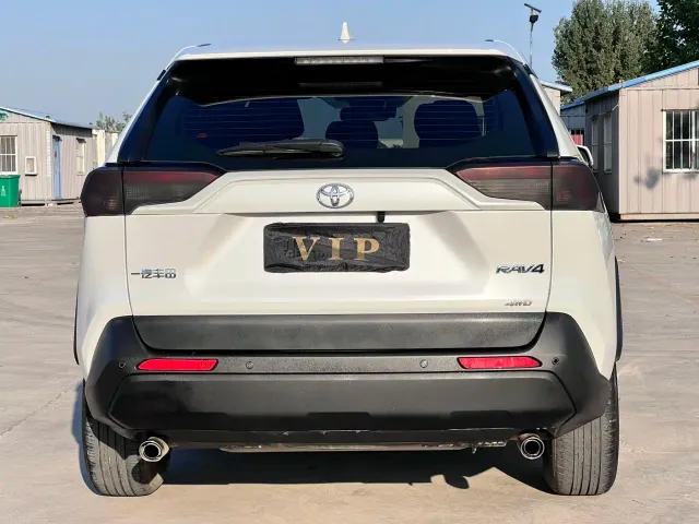 Toyota RAV4 — Фото автомобиля 5