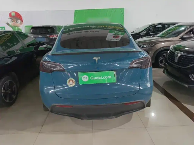 Tesla Model Y — Фото автомобиля 5
