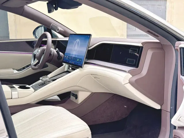 Denza Z9GT — Фото автомобиля 15