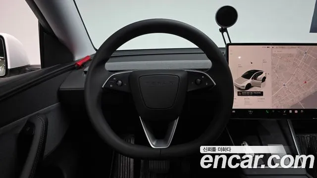 Tesla Model Y — Фото автомобиля 12