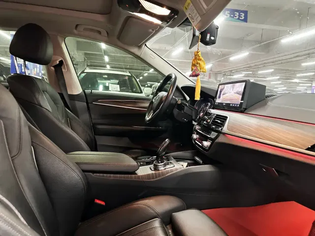 BMW 6 Series Gran Turismo — Фото автомобиля 8