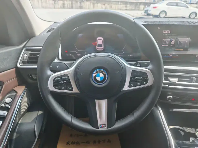 BMW i3 — Фото автомобиля 11