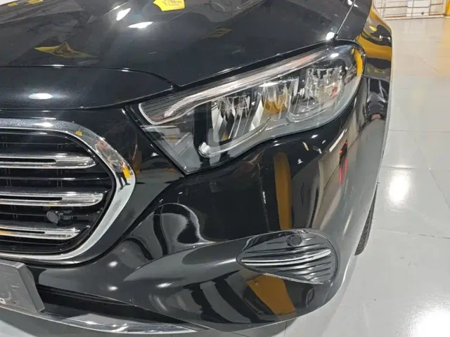 Mercedes-Benz E-Class — Фото автомобиля 23