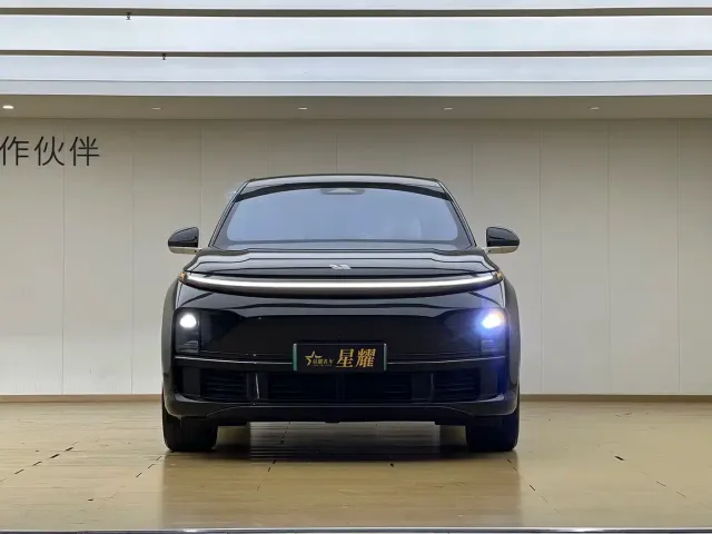 Li Auto L7 — Фото автомобиля 2