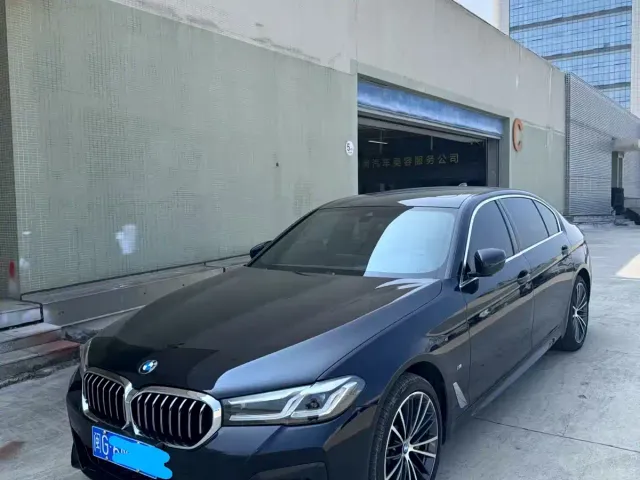 Фотография автомобиля — BMW 5 Series