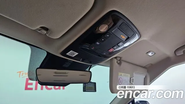 Kia Carnival Generation 4 — Фото автомобиля 23