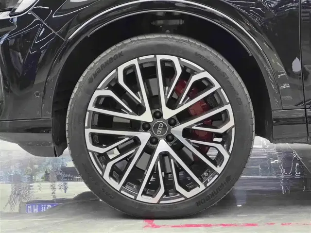 Audi Audi SQ7 2024 4.0 TFSI — Фото автомобиля 4