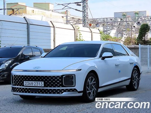 Hyundai Grandeur GN7 — Фото автомобиля 2