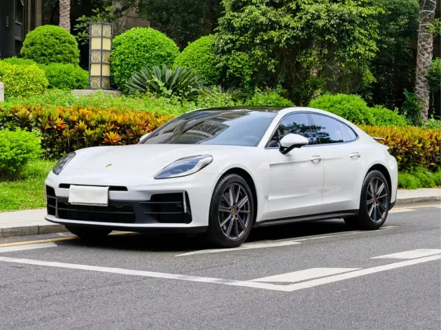 Фотография автомобиля — Porsche Panamera