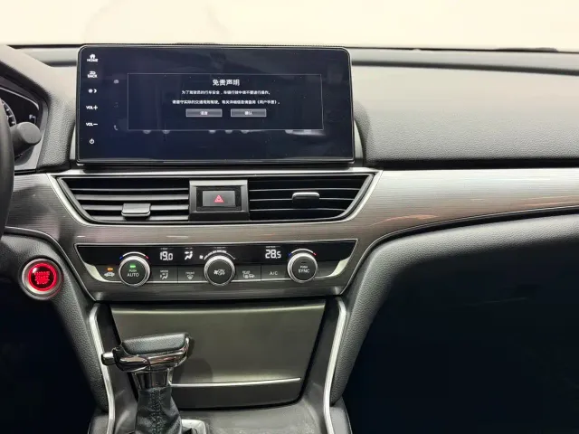 Honda Accord — Фото автомобиля 12