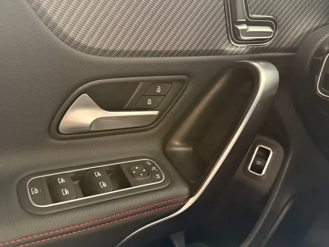 Mercedes-Benz A-Class — Фото автомобиля 12