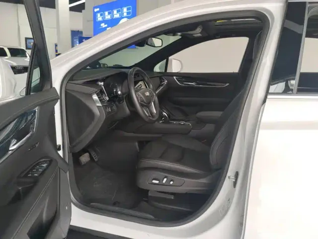 Cadillac XT5 — Фото автомобиля 9
