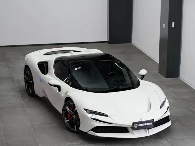 Ferrari SF90 — Фото автомобиля 15