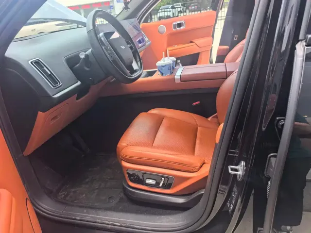 Li Auto L7 — Фото автомобиля 11