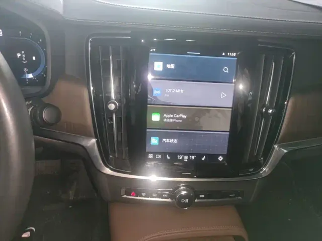 Volvo S90 — Фото автомобиля 12