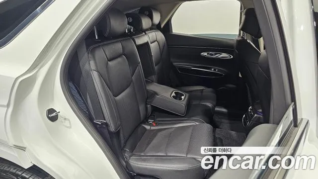 Genesis GV70 — Фото автомобиля 11