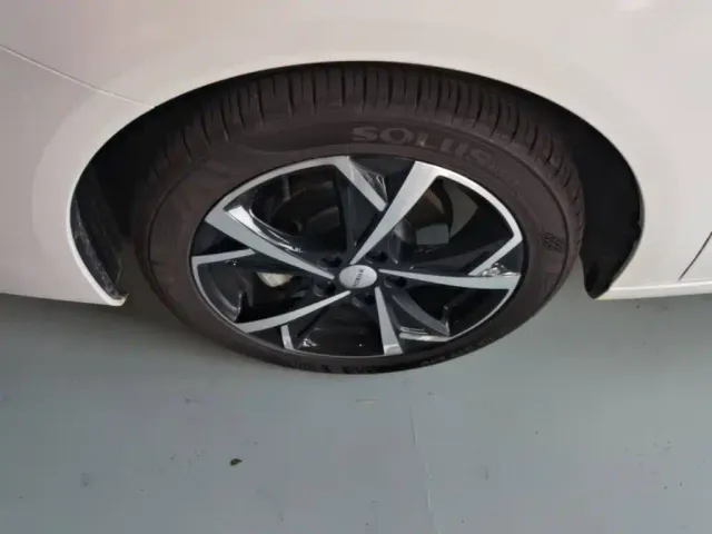 Roewe i5 — Фото автомобиля 22
