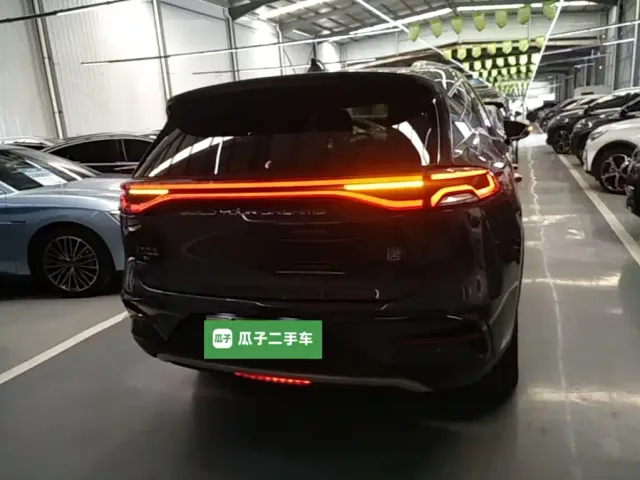 BYD Tang — Фото автомобиля 5