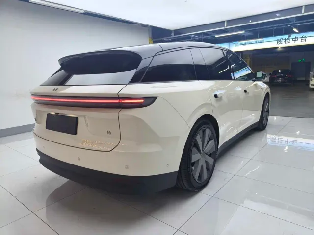 Li Auto i6 — Фото автомобиля 4